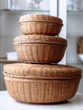 Vintage  Set of 3 Round Nested Woven Boxes with Lid